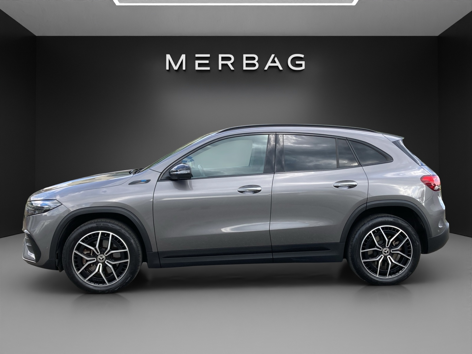 MERCEDES-BENZ EQB 300 4Matic AMG Line - 2