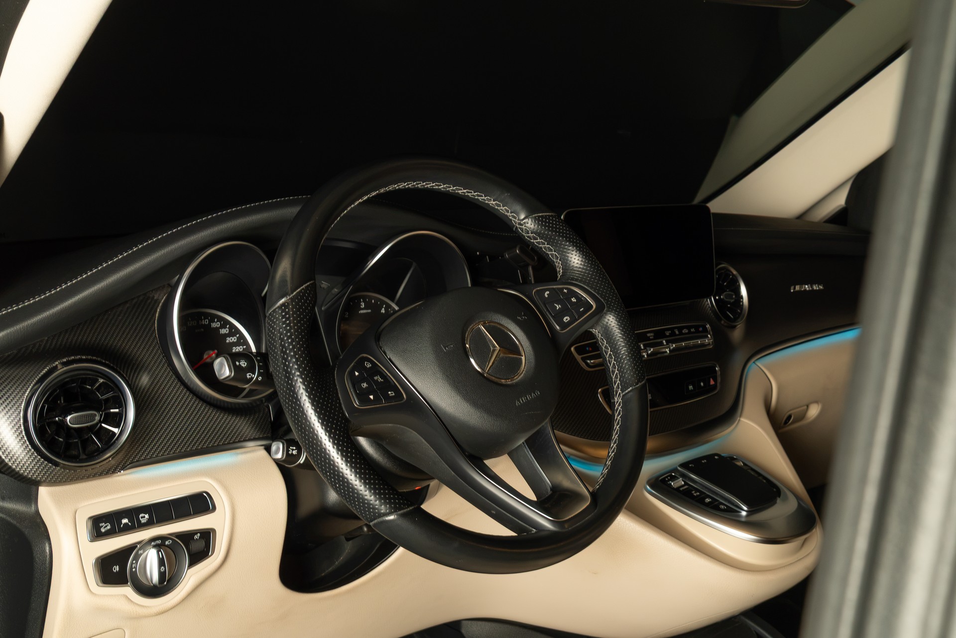 MERCEDES-BENZ V 300 d lang Avantgarde 4Matic 9G-Tronic - 11