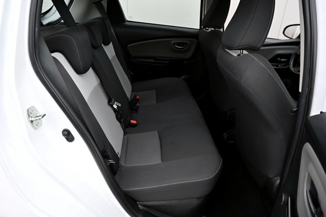 TOYOTA Yaris 1.5 VVT-i Hybrid Comfort e-CVT - 8