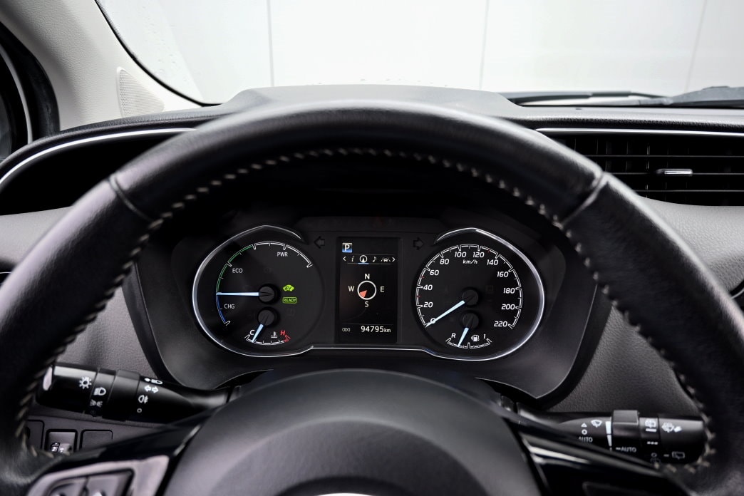 TOYOTA Yaris 1.5 VVT-i Hybrid Comfort e-CVT - 11