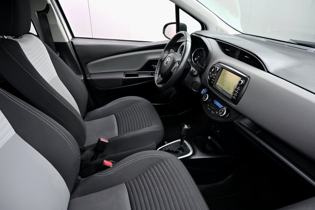 TOYOTA Yaris 1.5 VVT-i Hybrid Comfort e-CVT - 5