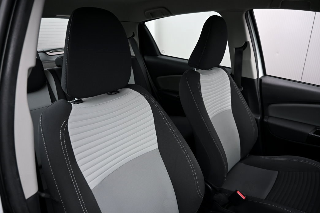 TOYOTA Yaris 1.5 VVT-i Hybrid Comfort e-CVT - 6