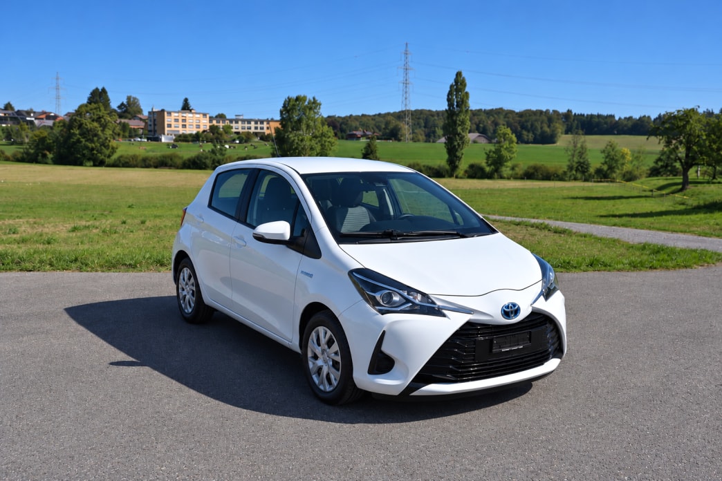 TOYOTA Yaris 1.5 VVT-i Hybrid Comfort e-CVT - 2