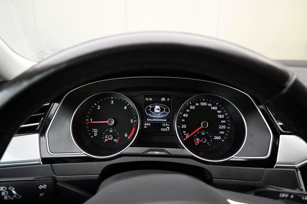 VW Passat 2.0 TDI BMT Elegance DSG - 11