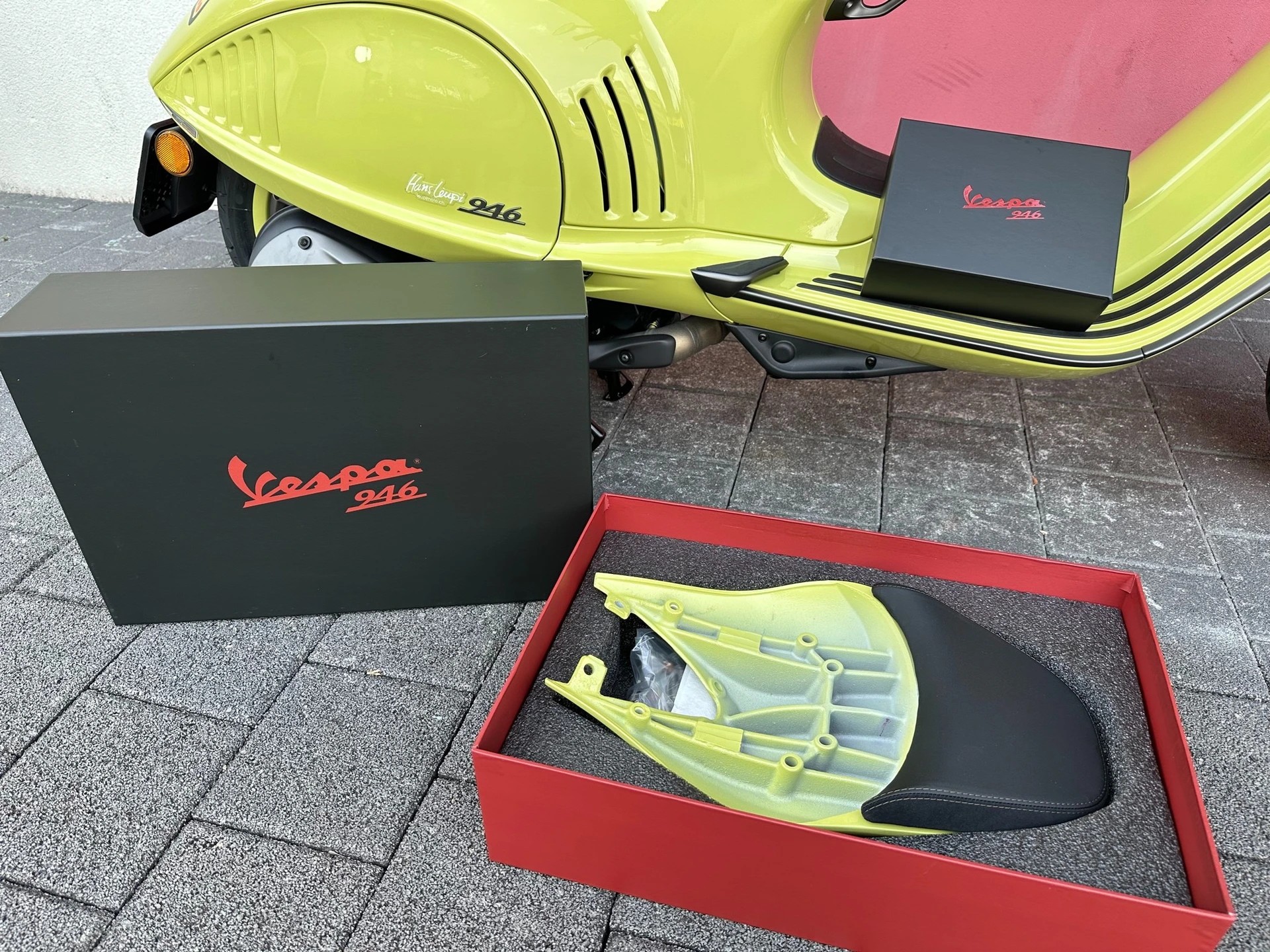 PIAGGIO Vespa 946 125 "BUNNY" 10° Anniversario - 11