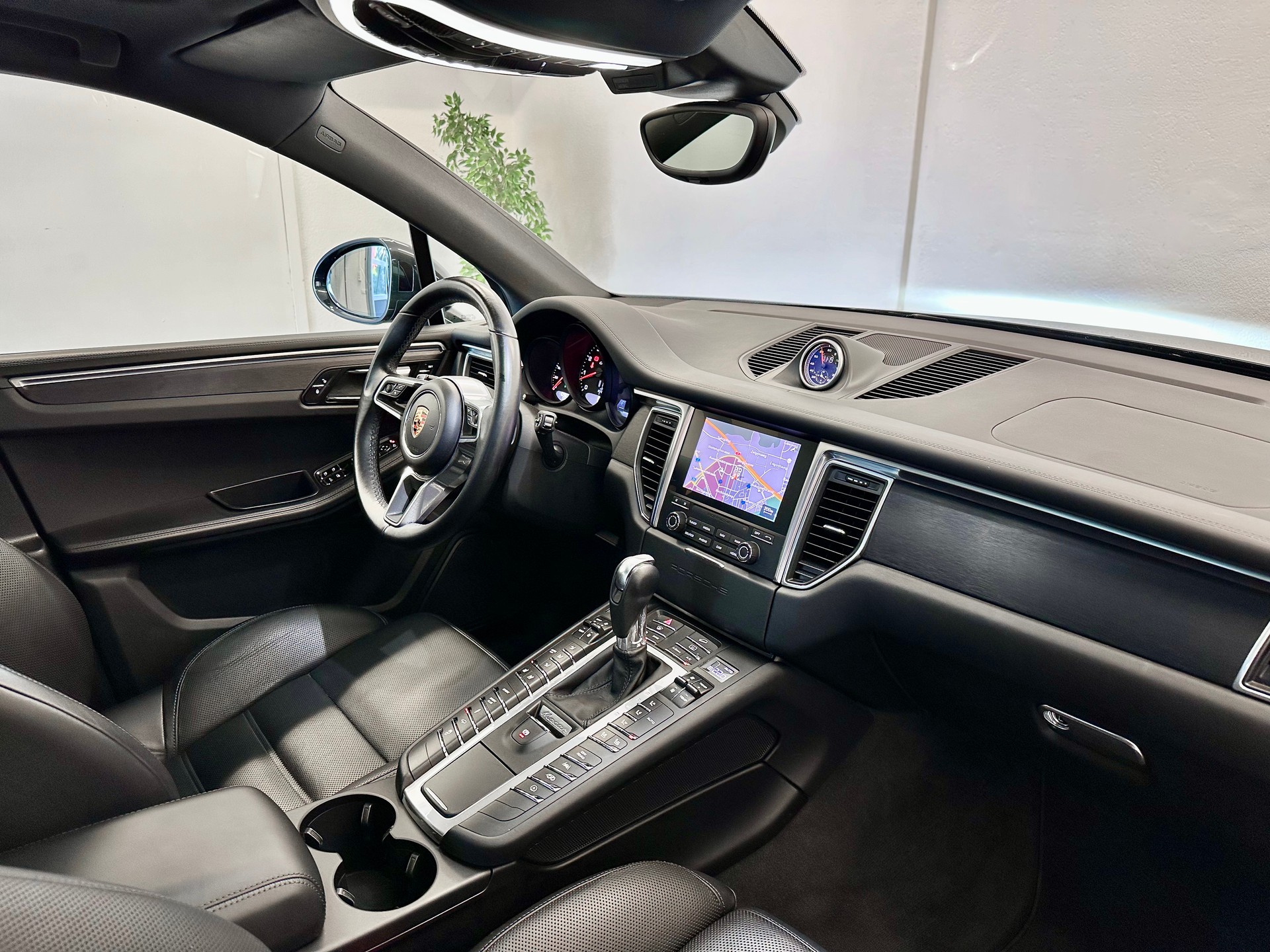 PORSCHE Macan GTS PDK - 18