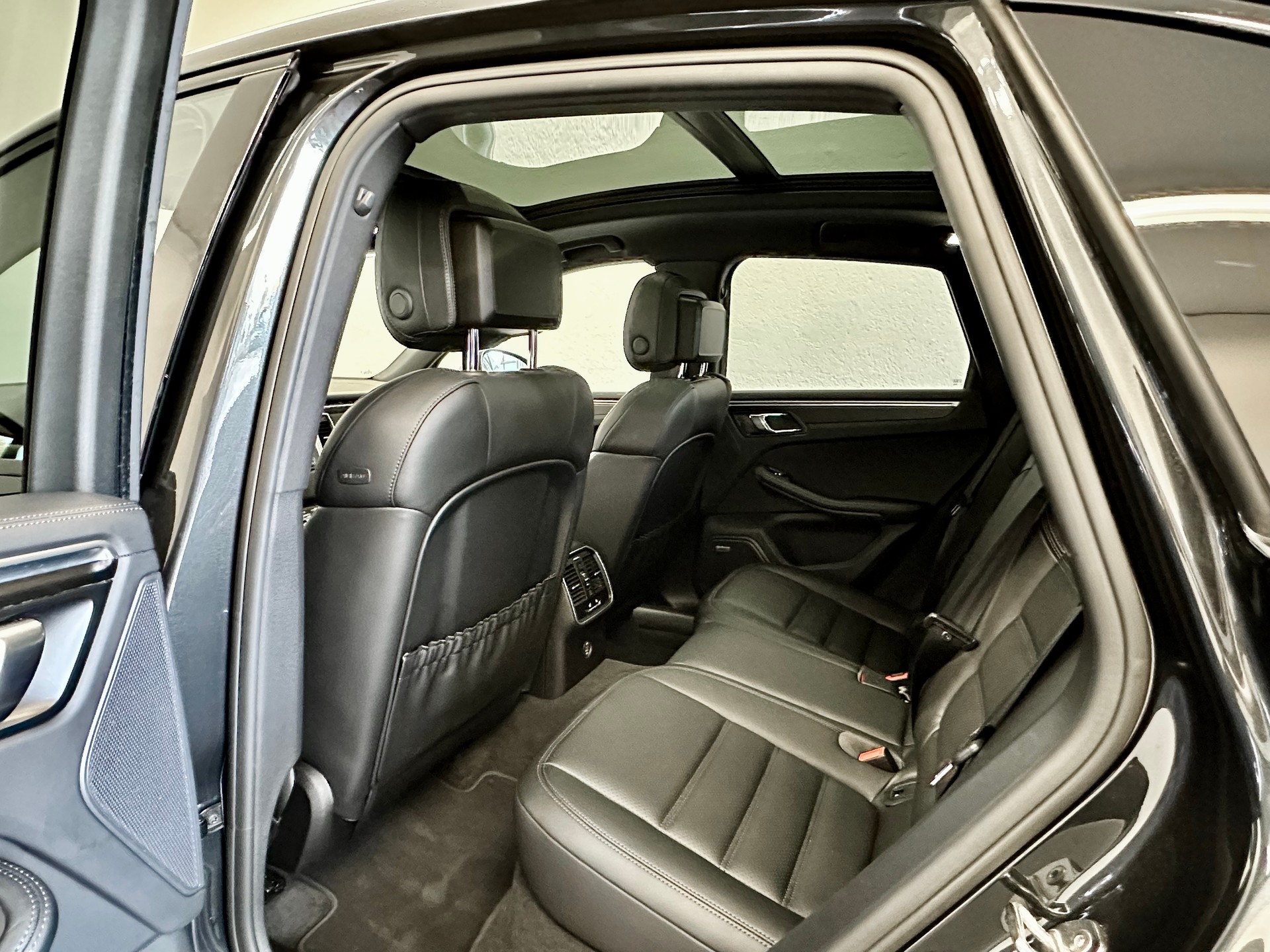 PORSCHE Macan GTS PDK - 24