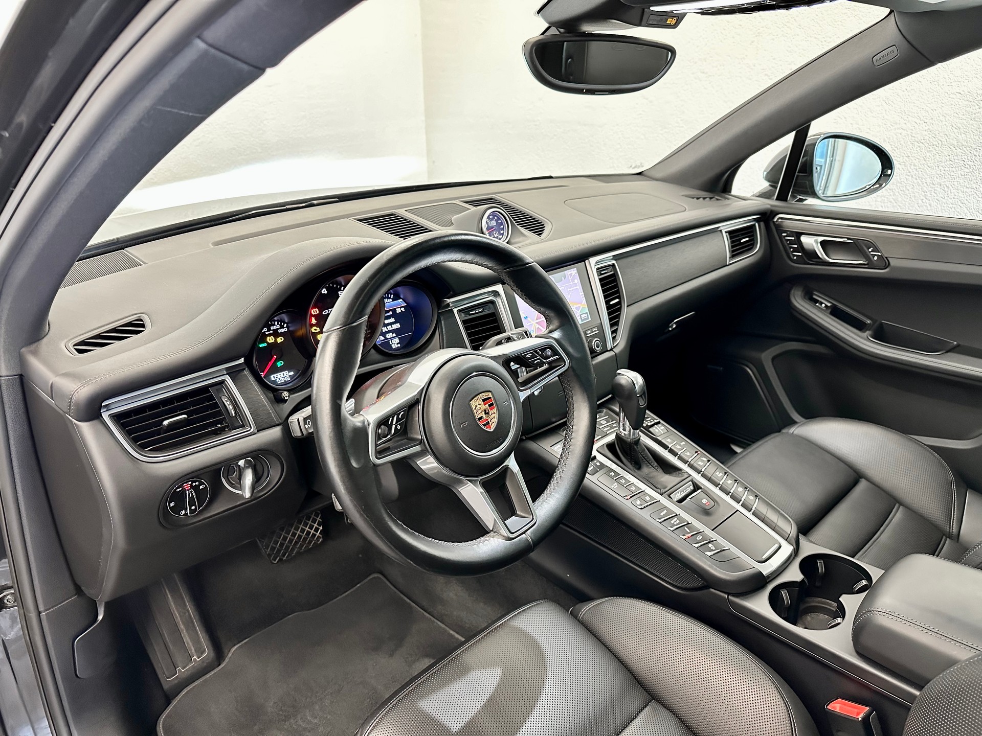 PORSCHE Macan GTS PDK - 20