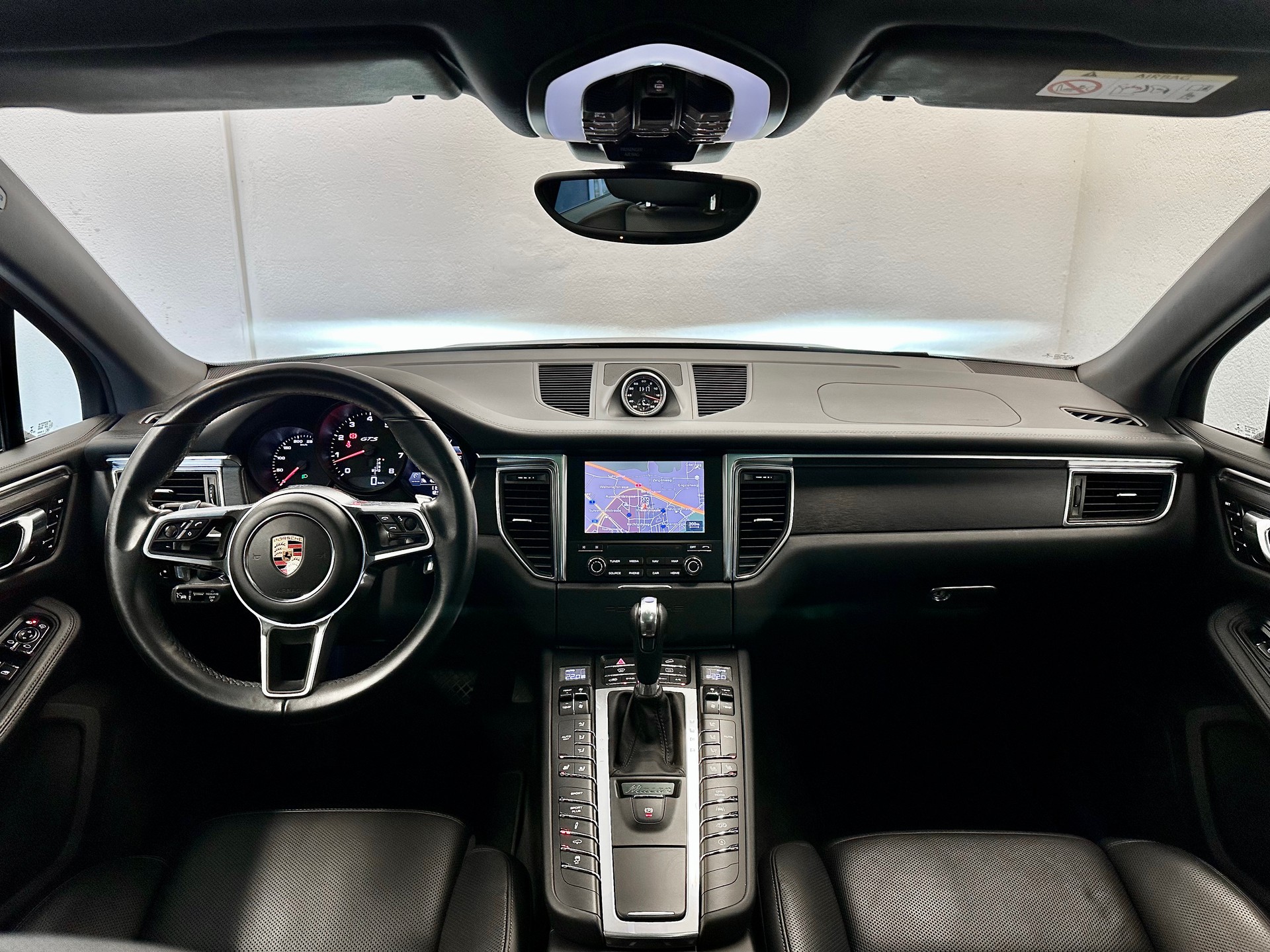 PORSCHE Macan GTS PDK - 15