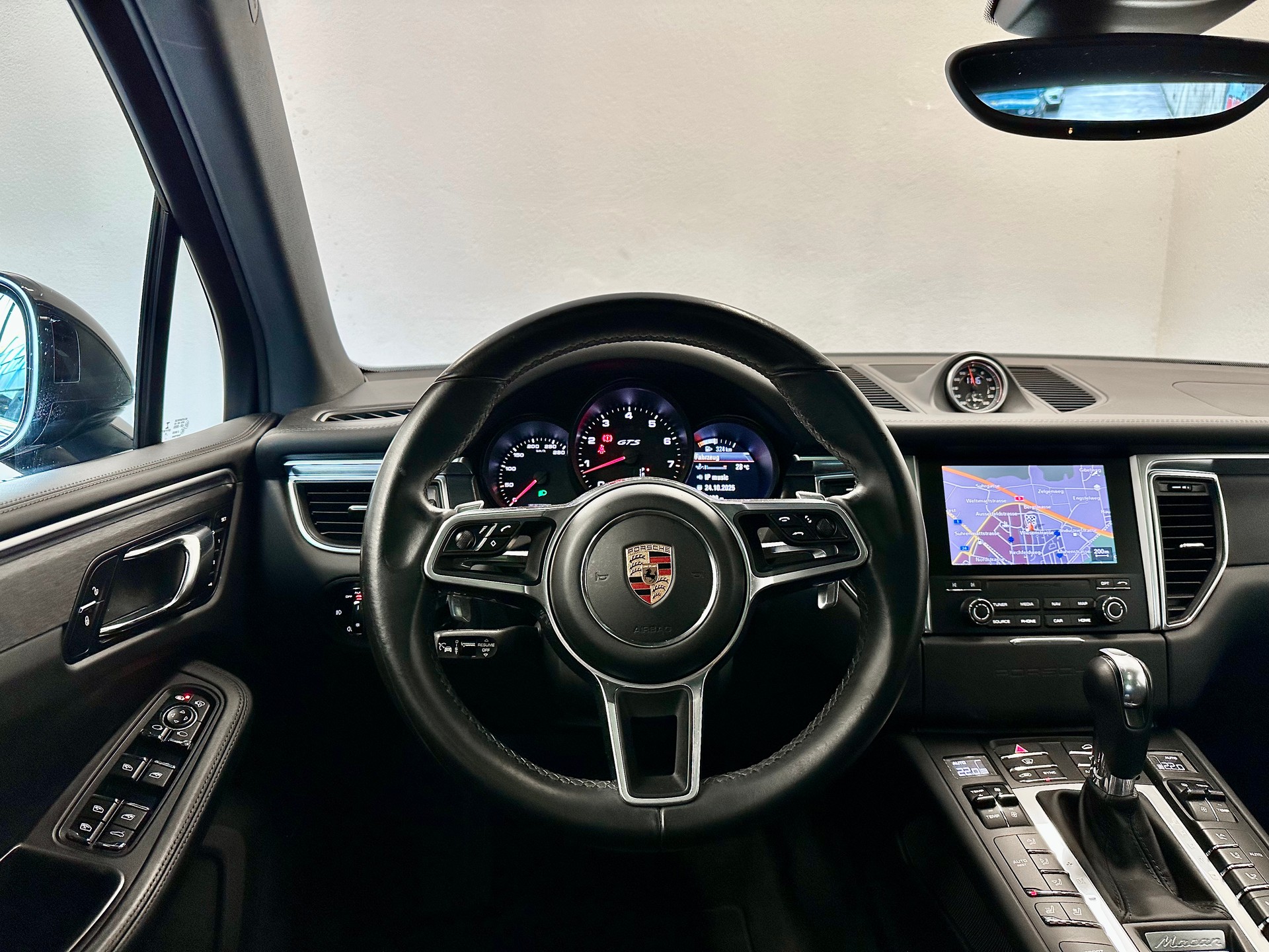 PORSCHE Macan GTS PDK - 19