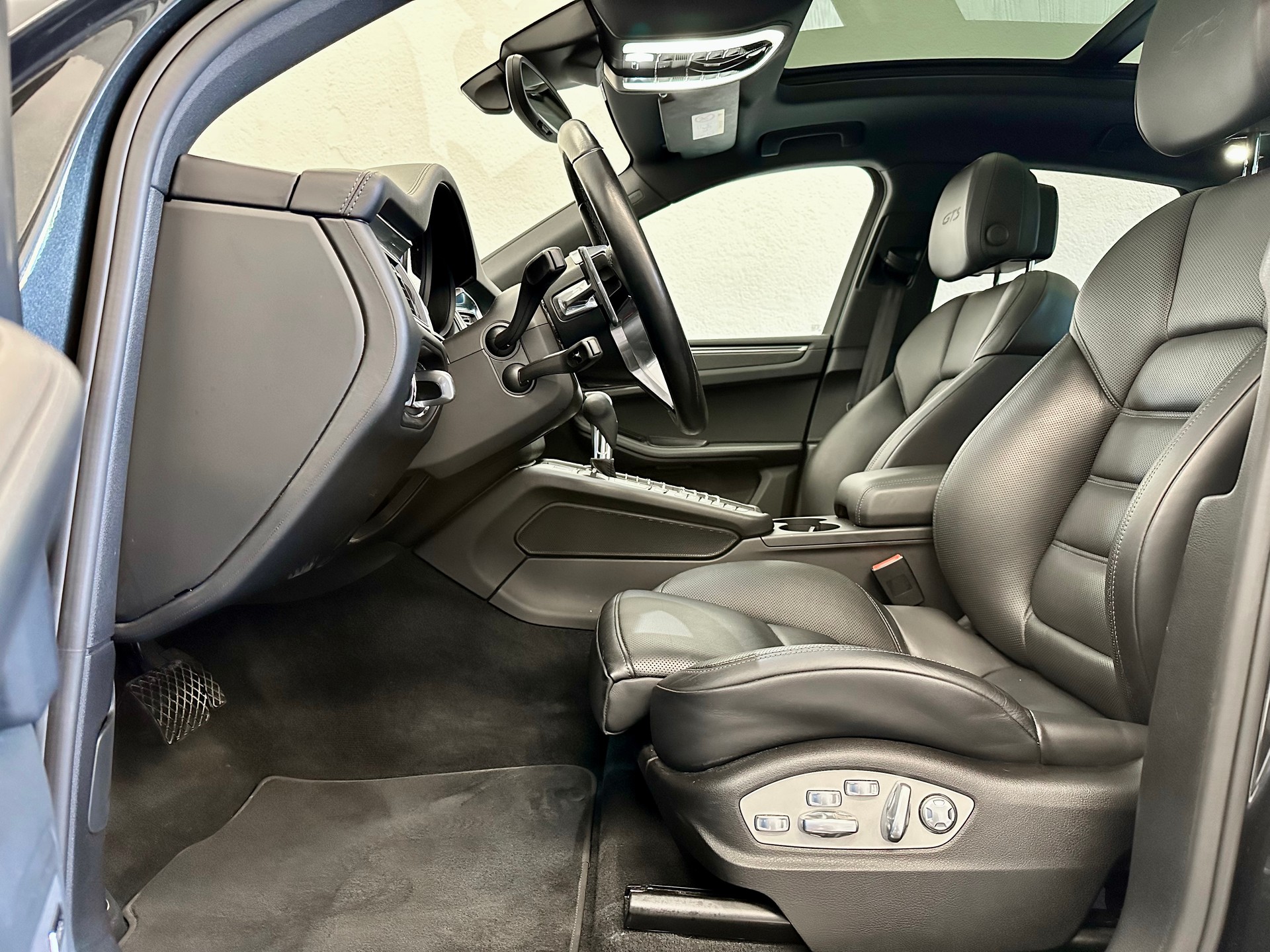 PORSCHE Macan GTS PDK - 16