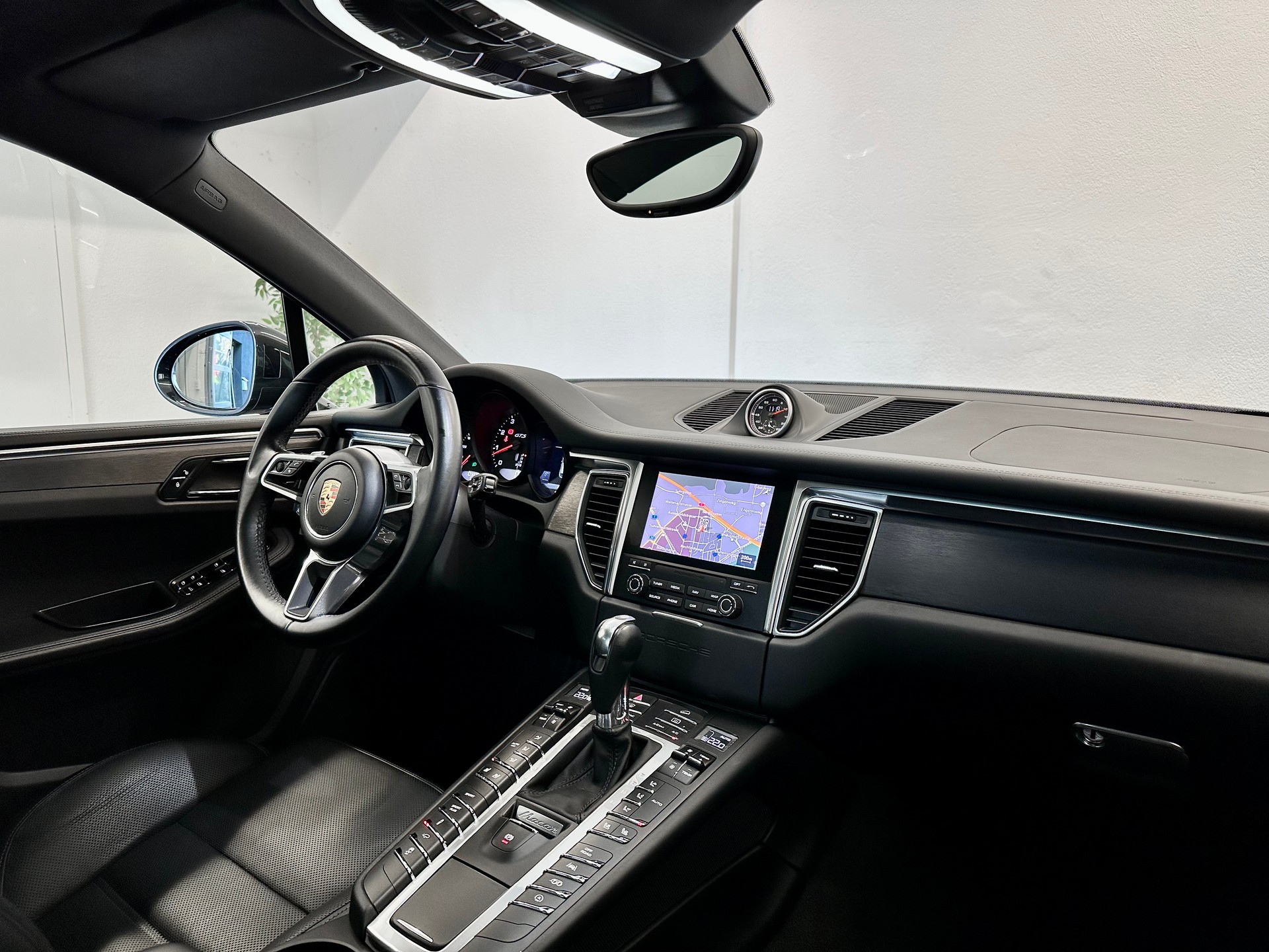 PORSCHE Macan GTS PDK - 21