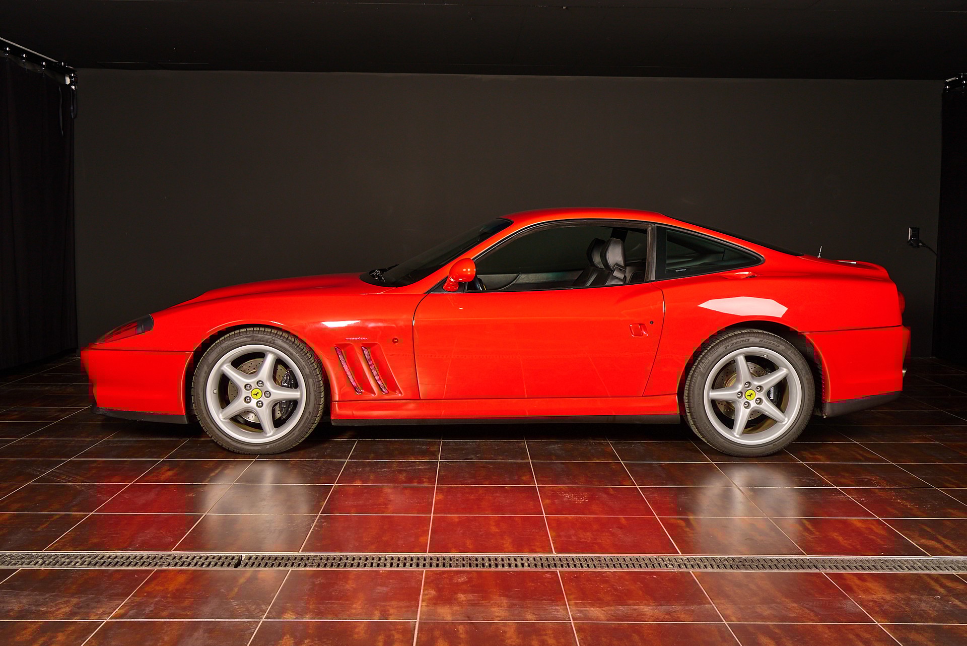 FERRARI F550 Maranello - 5