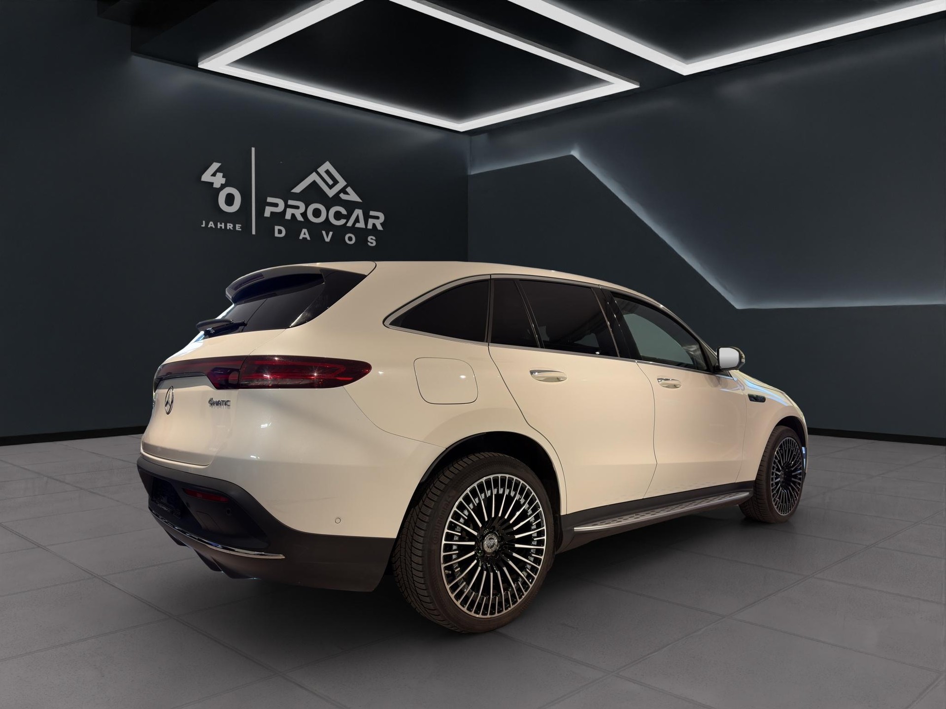 MERCEDES-BENZ EQC 400 AMG Line 4matic - 3