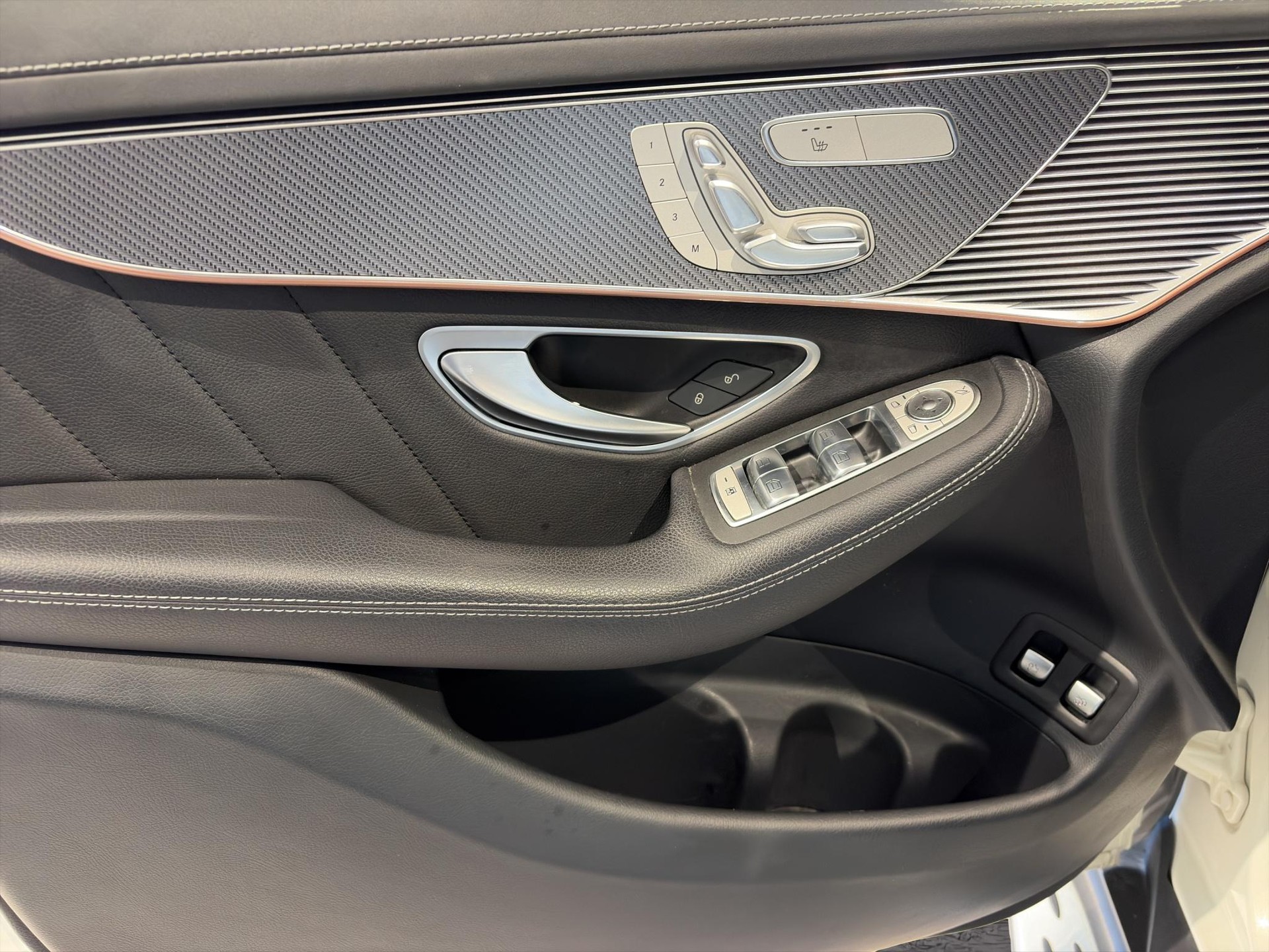 MERCEDES-BENZ EQC 400 AMG Line 4matic - 7