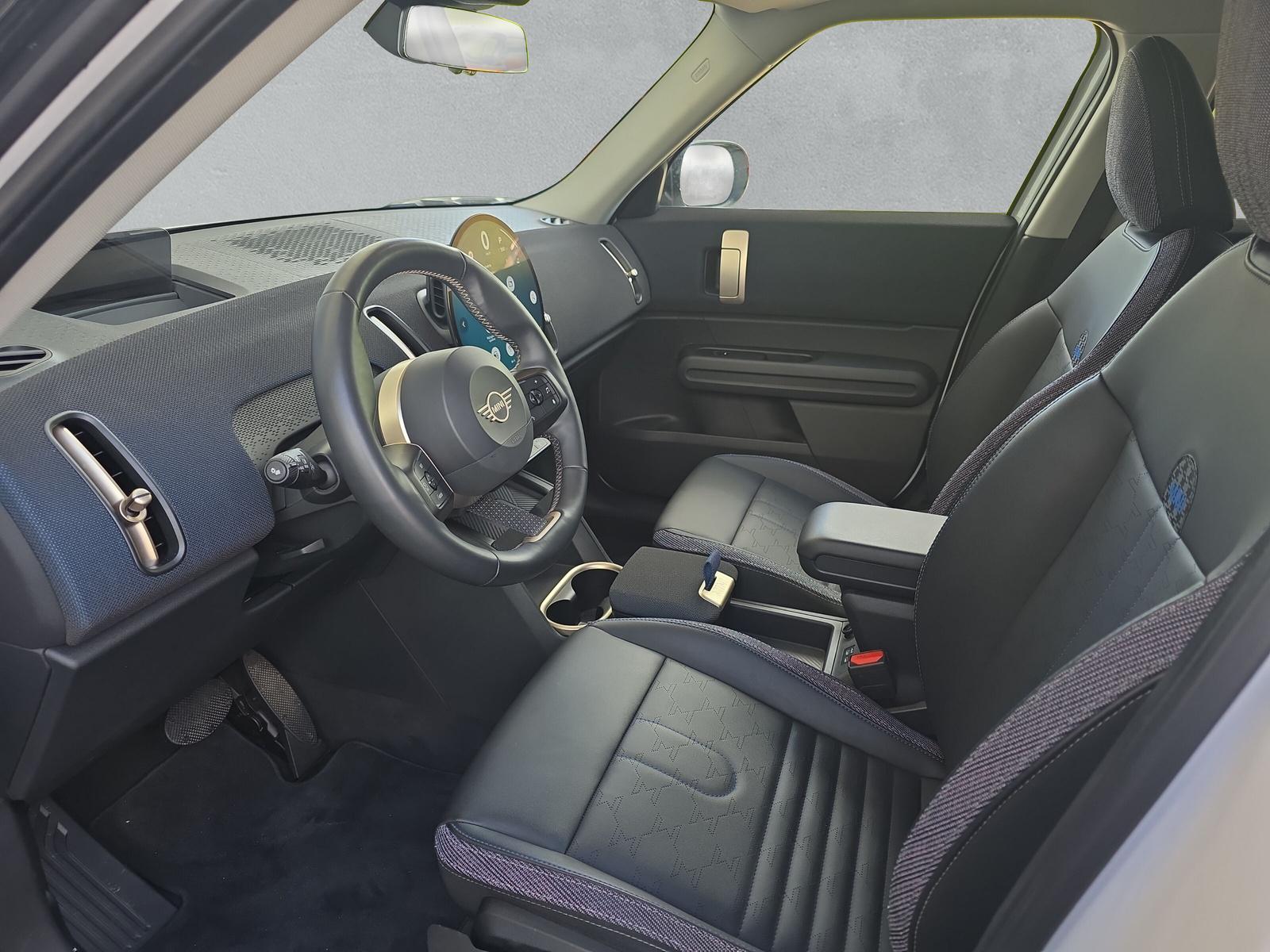 MINI Countryman S ALL4 2.0i U25 (CH) - 11