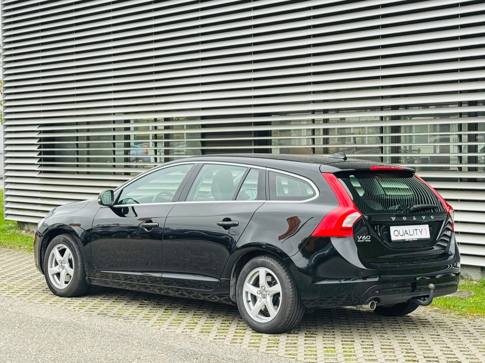 VOLVO V60 D3 Summum Geartronic - 3