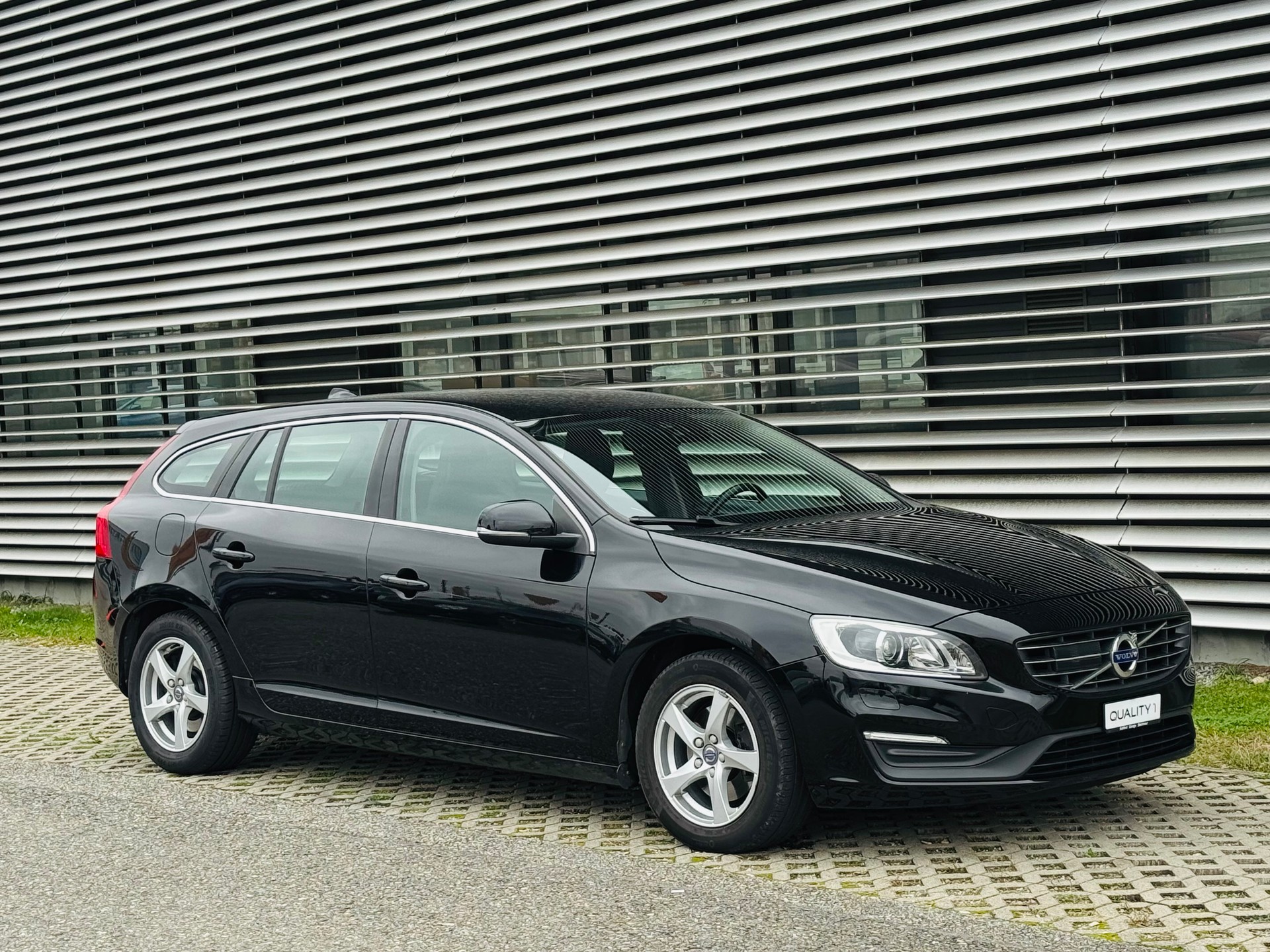 VOLVO V60 D3 Summum Geartronic - 5