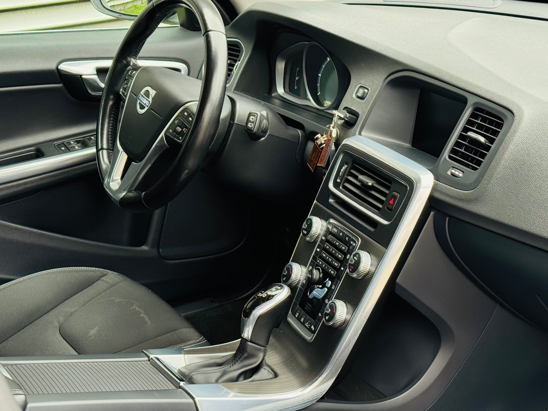 VOLVO V60 D3 Summum Geartronic - 10