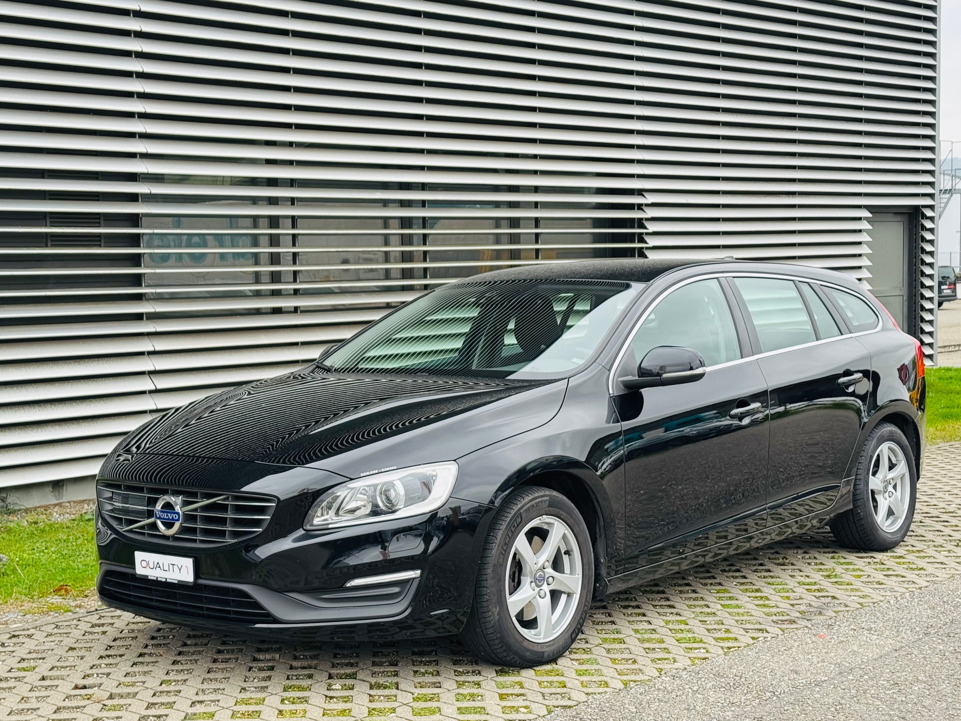 VOLVO V60 D3 Summum Geartronic - 2