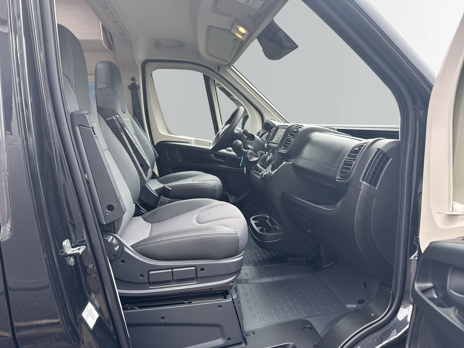 TOURNE MOBIL 6.0 - 120 PS Cruise - 8