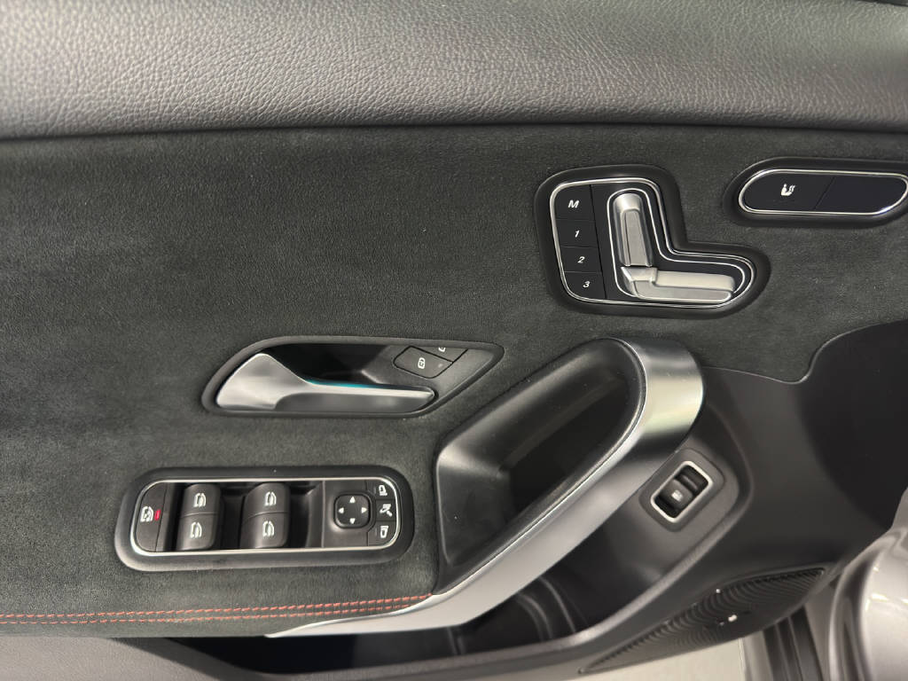 MERCEDES-BENZ A 250 e AMG Line - 6