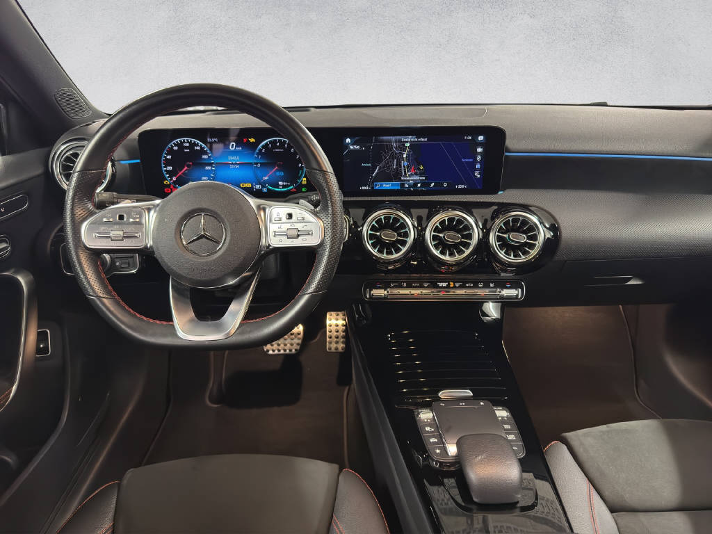 MERCEDES-BENZ A 250 e AMG Line - 14