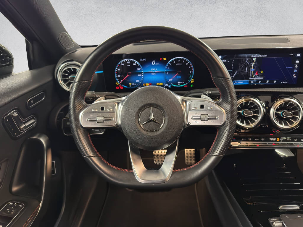 MERCEDES-BENZ A 250 e AMG Line - 12