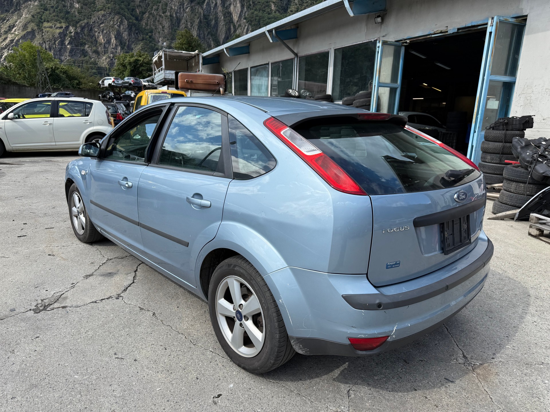 FORD Focus 2.0i Trend - 8