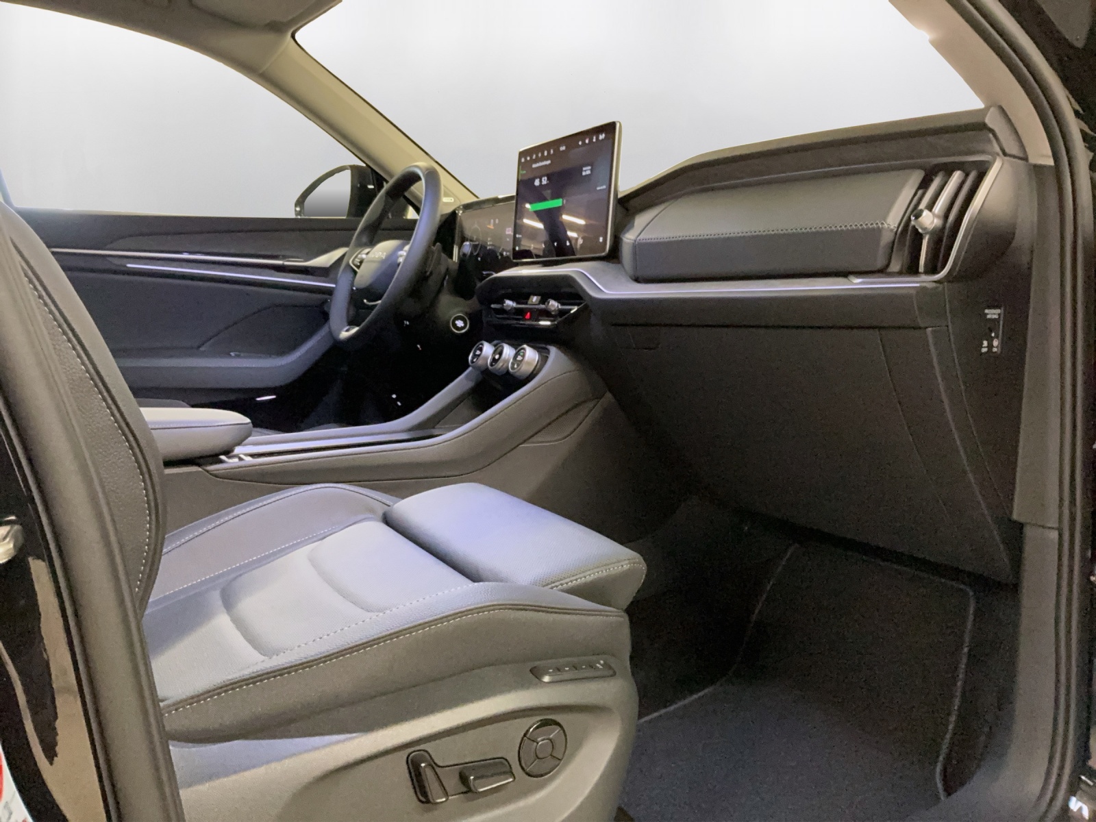 SKODA Kodiaq 1.5 TSI PHEV Dynamic - 14