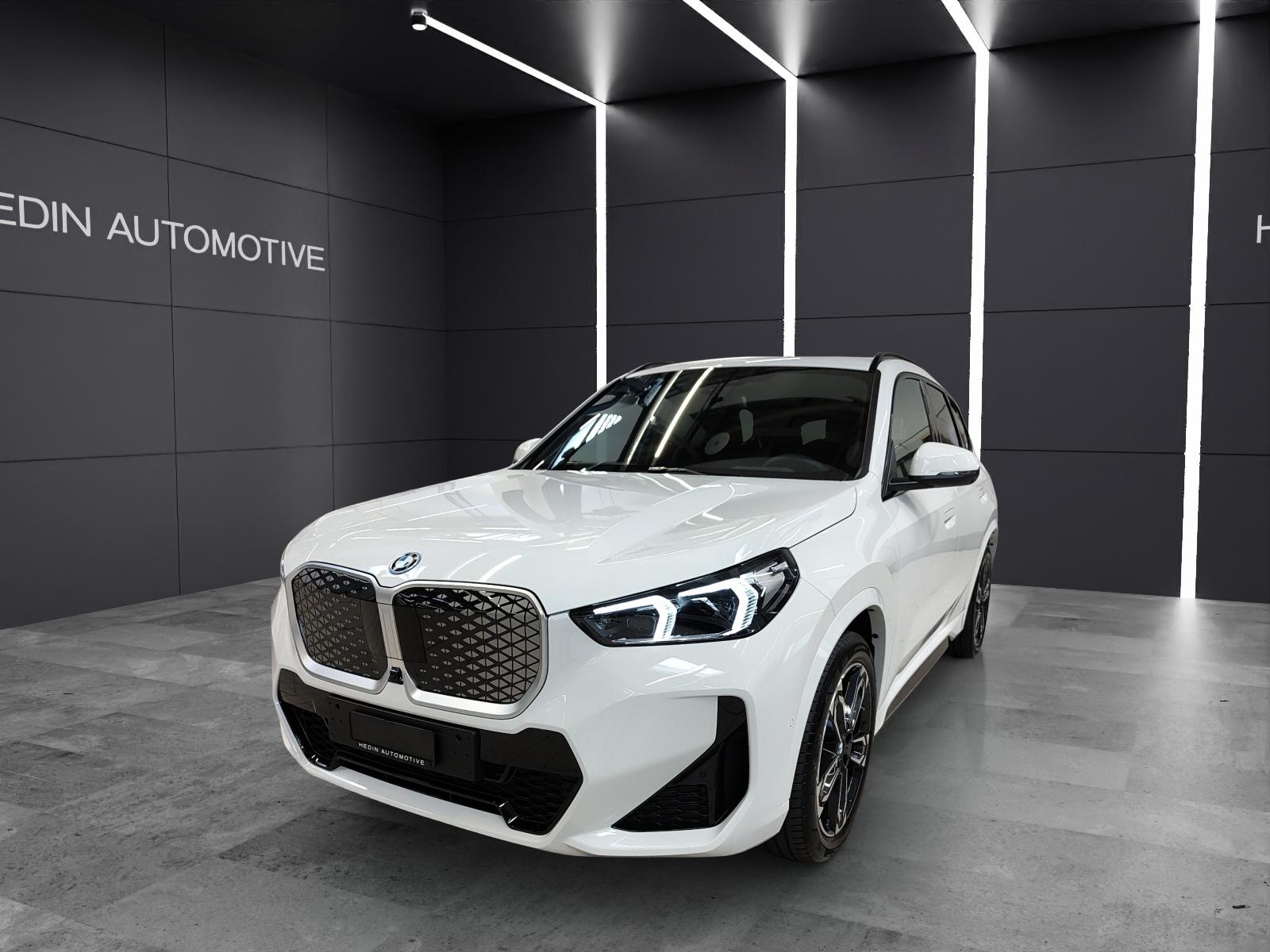 BMW iX1 30 xDrive SUV / Geländewagen