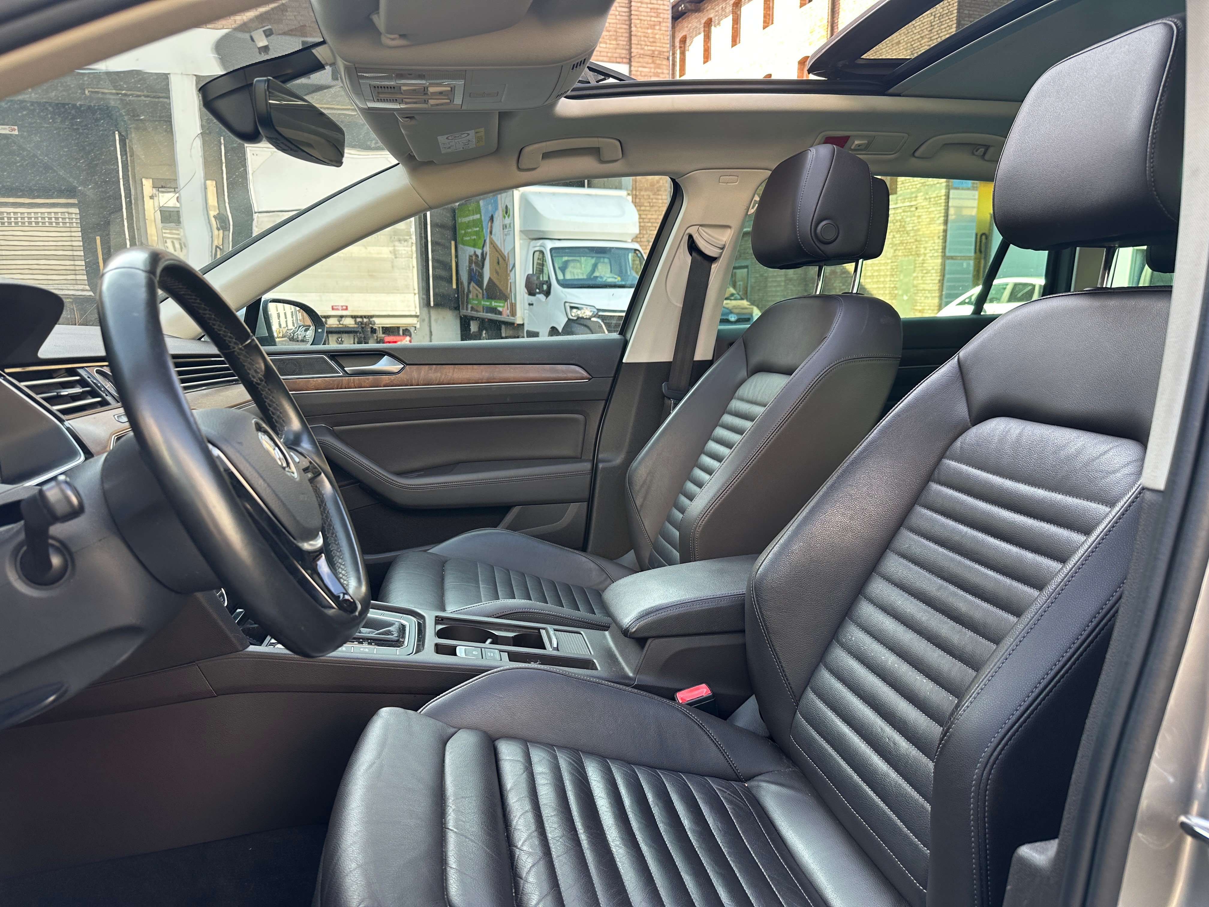 VW PASSAT 16