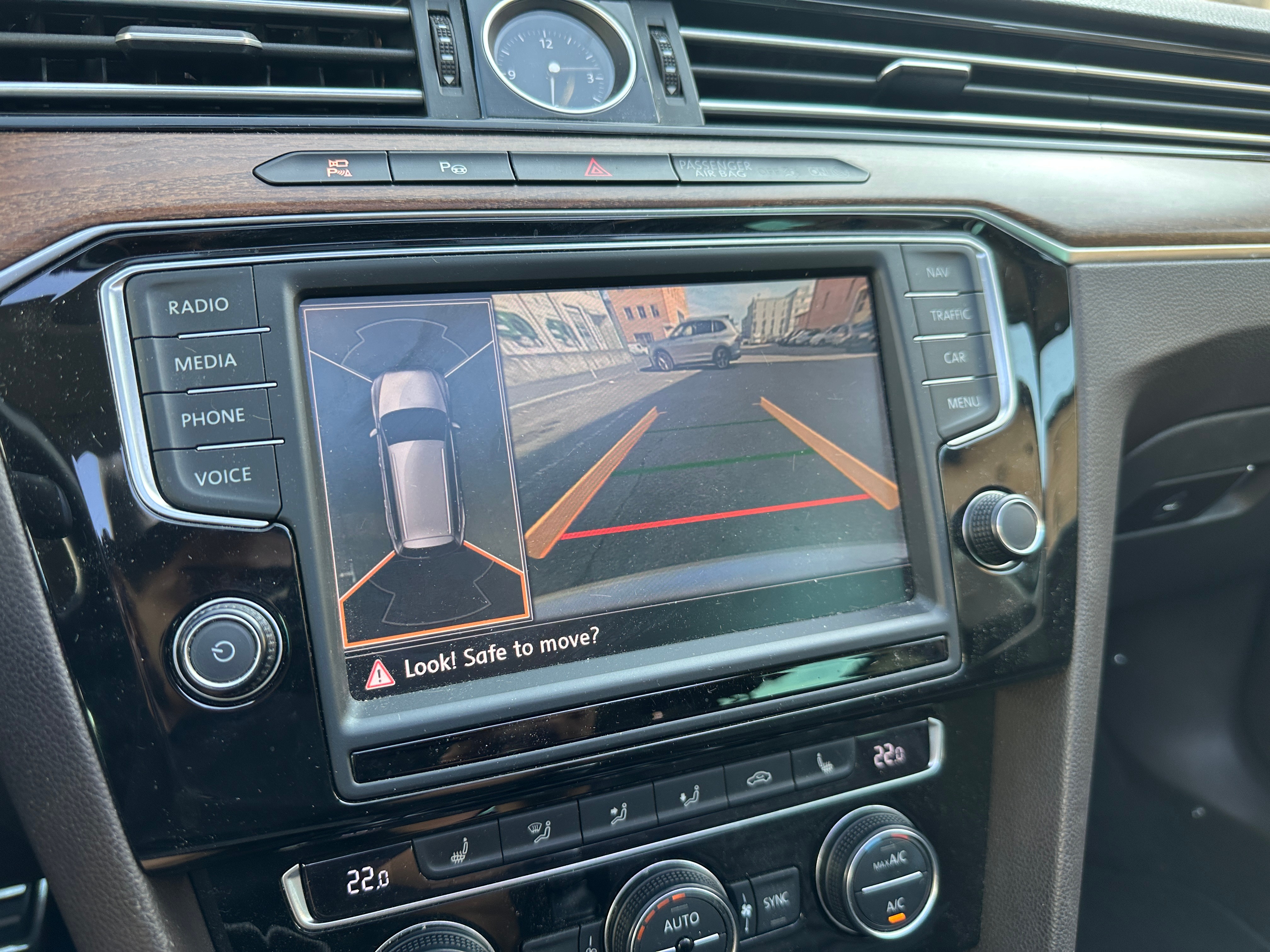 VW PASSAT 24