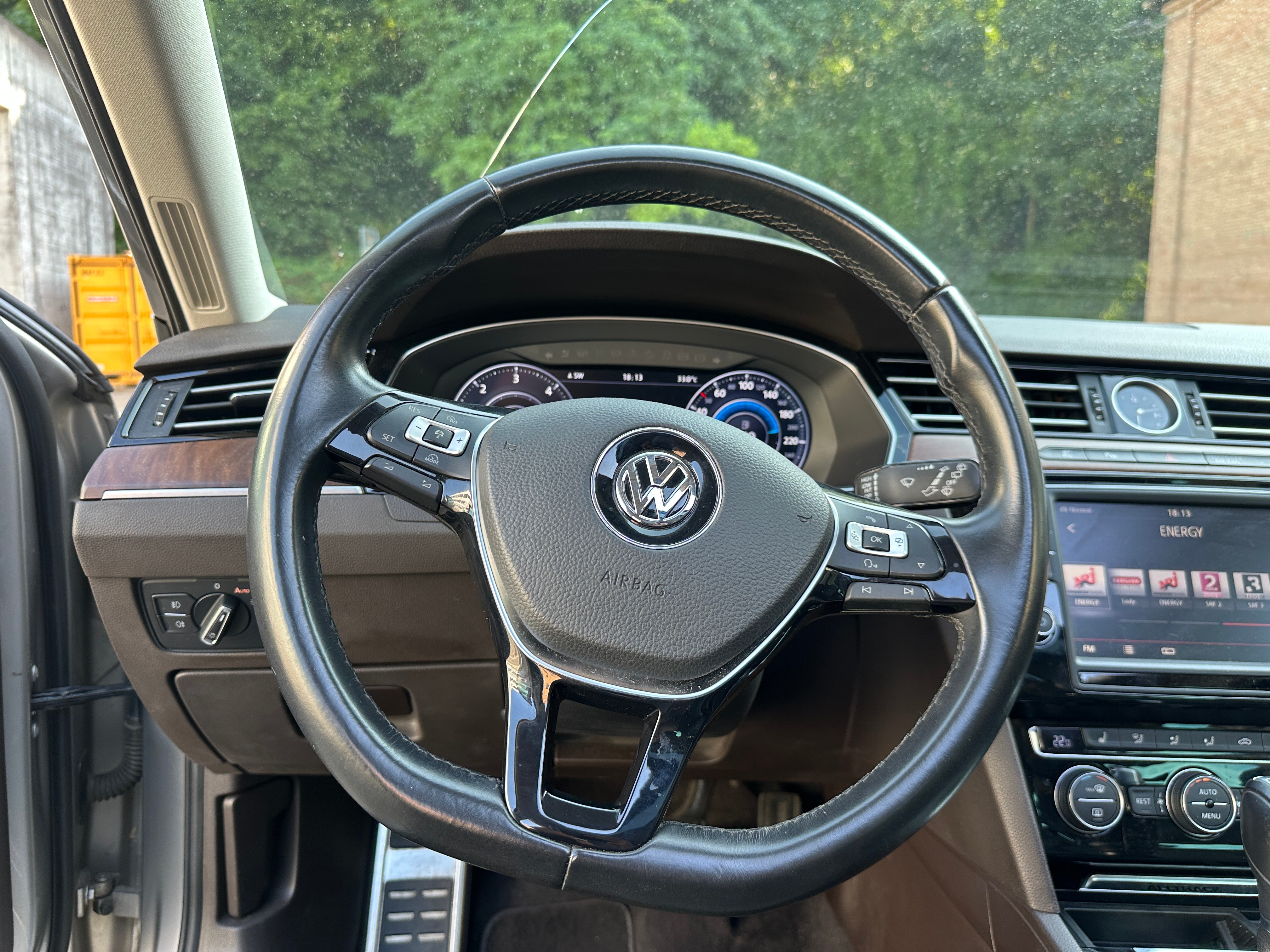 VW PASSAT 18