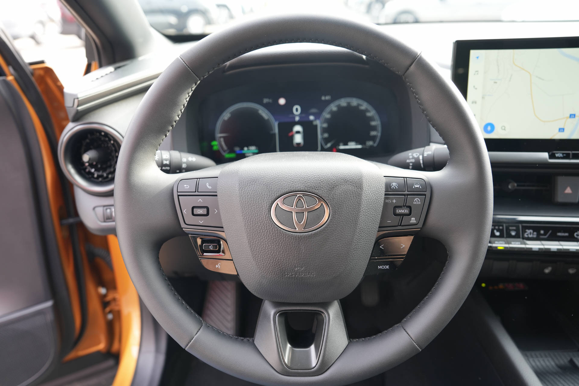 TOYOTA C-HR 2.0 PHEV Swiss Edition - 8