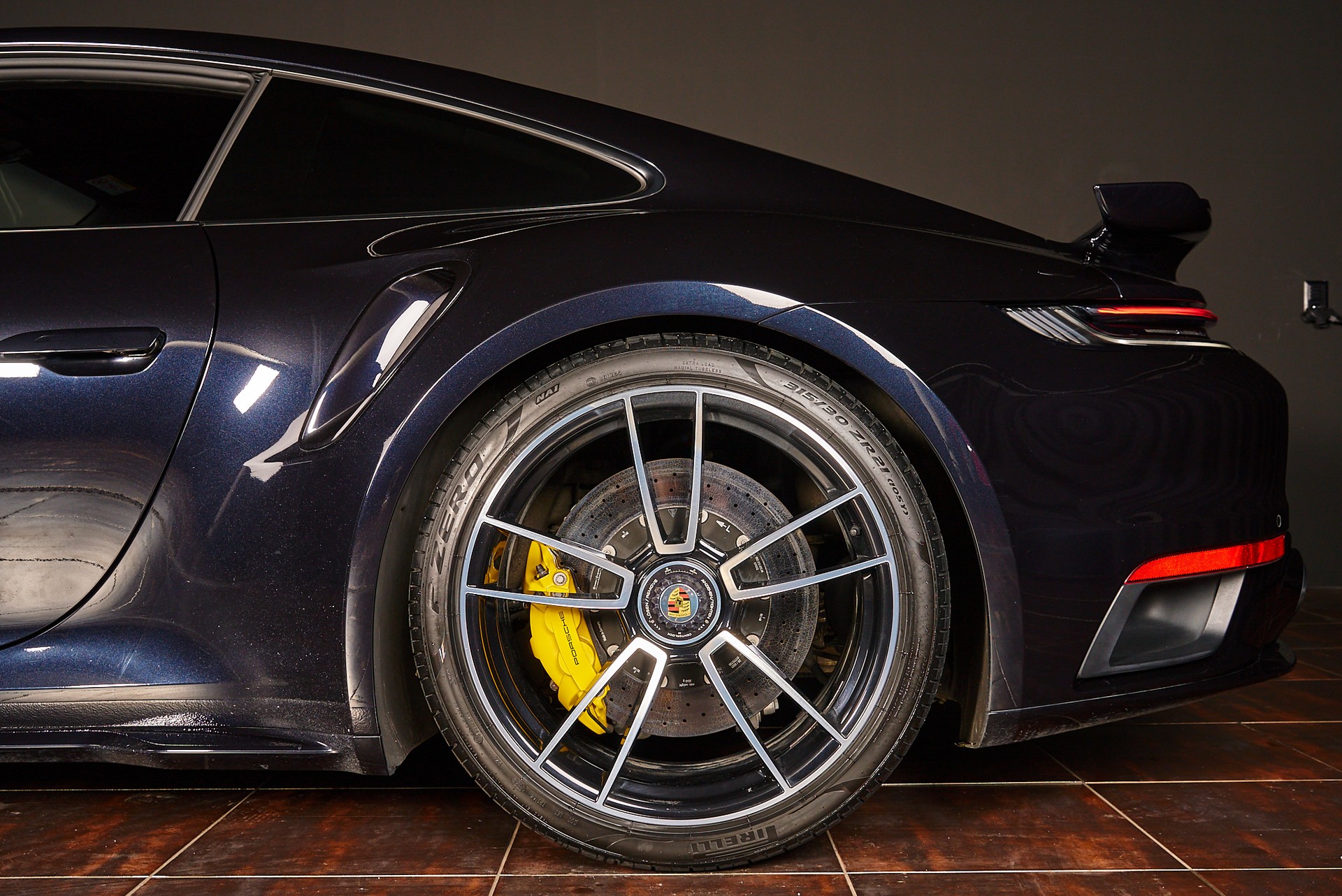 PORSCHE 911 Turbo S PDK - 4