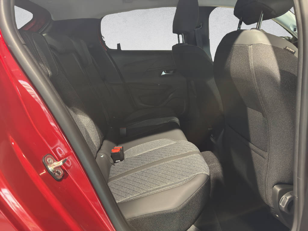 PEUGEOT 208 1.2 Hybrid Allure - 13