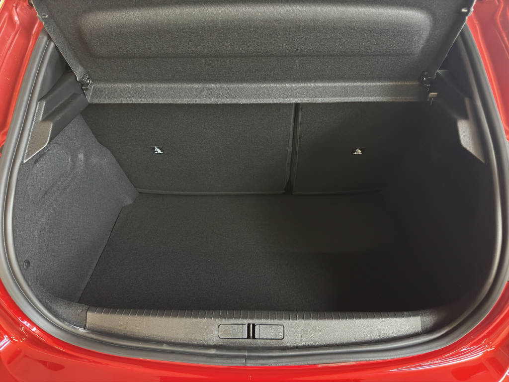 PEUGEOT 208 1.2 Hybrid Allure - 8