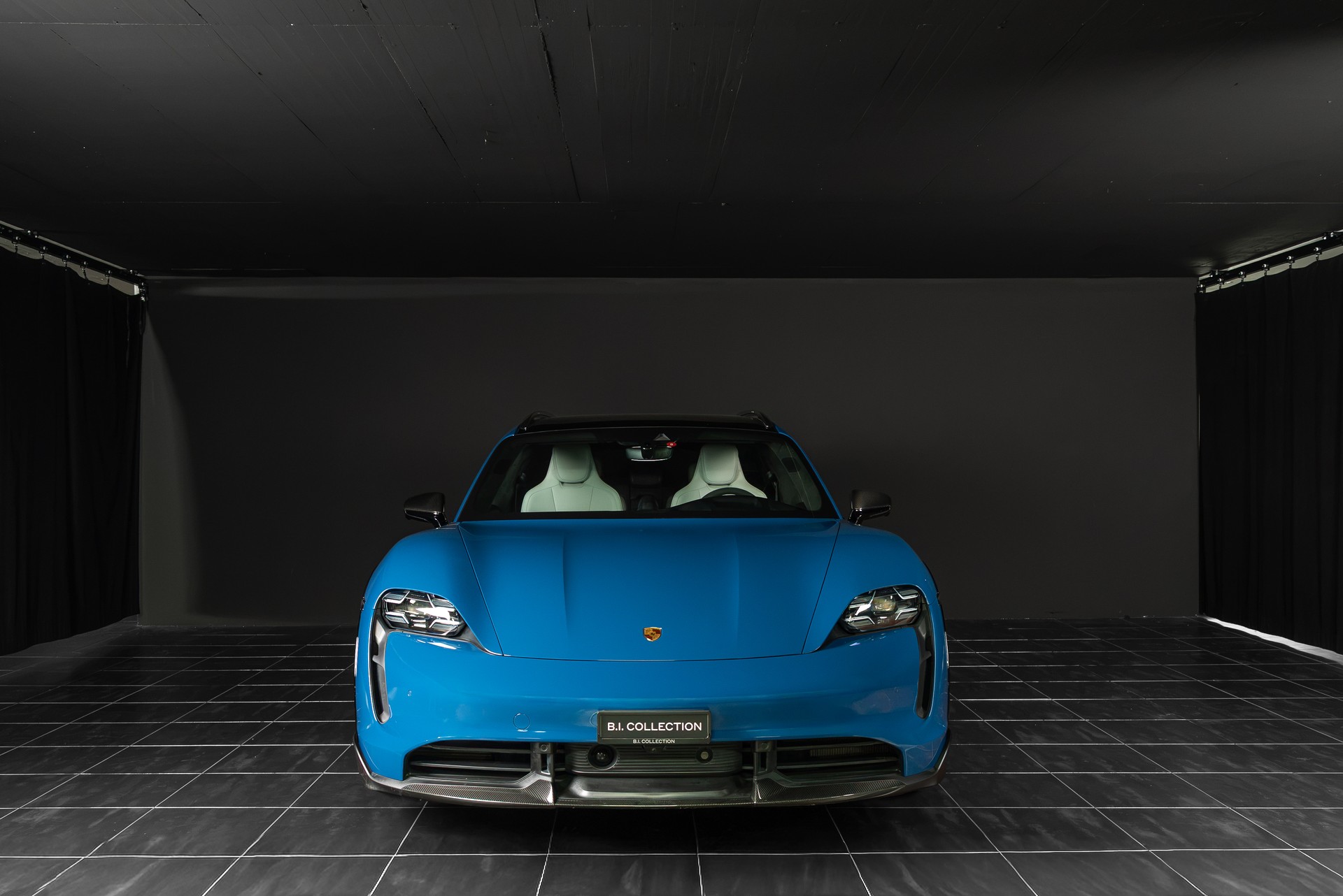 PORSCHE Taycan Turbo S Cross Turismo - 9