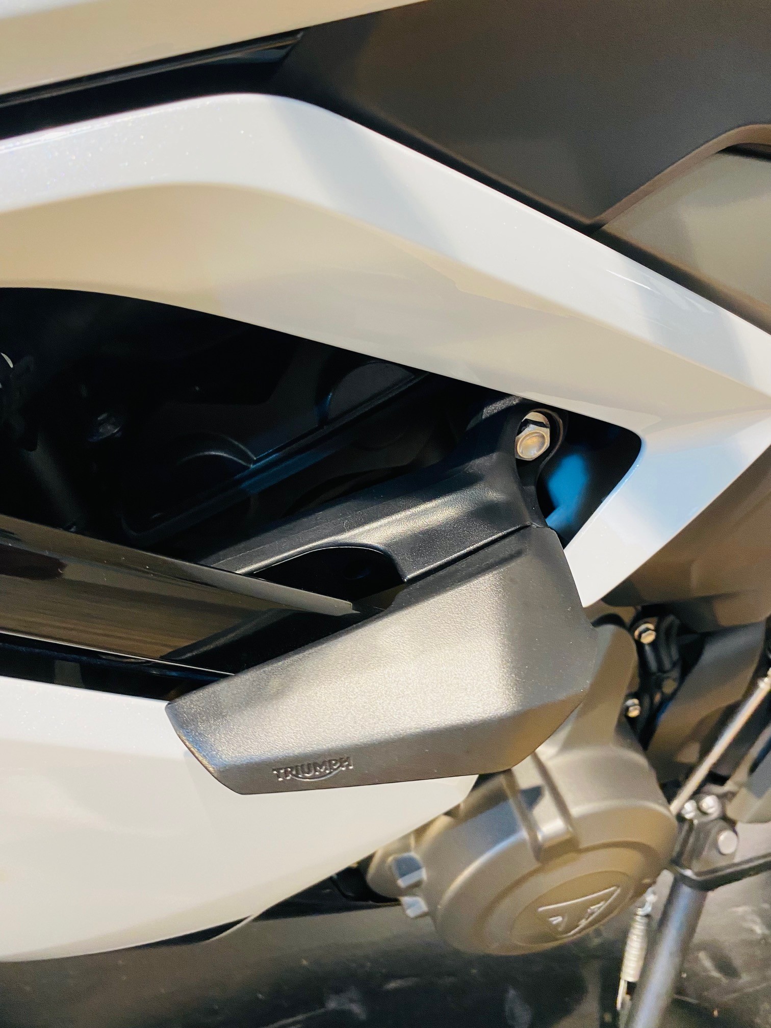 TRIUMPH Daytona 660 - 12