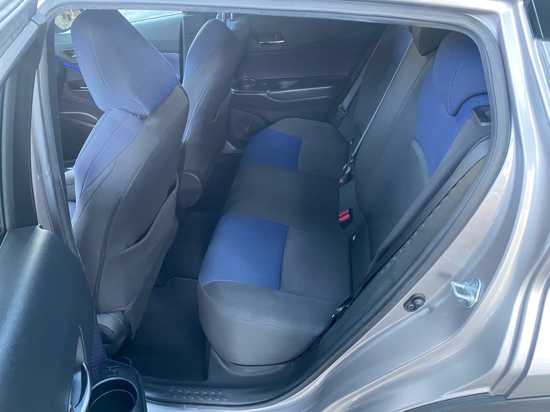 TOYOTA C-HR 1.2 Turbo Style 4WD Multidrive S - 8