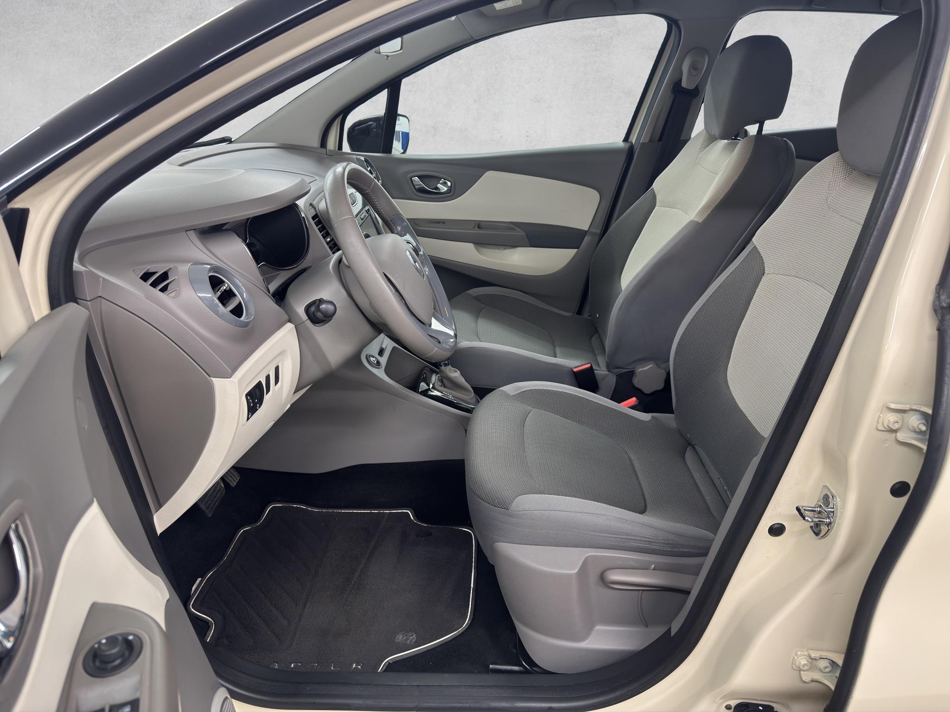 RENAULT Captur 1.2 TCe Dynamique EDC - 13