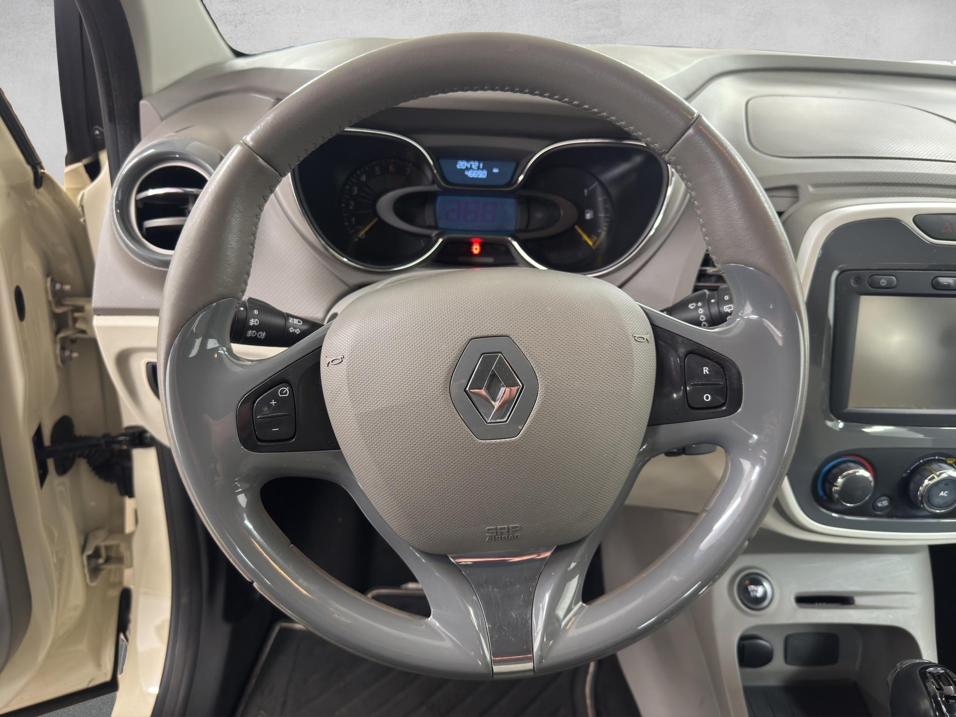 RENAULT Captur 1.2 TCe Dynamique EDC - 10