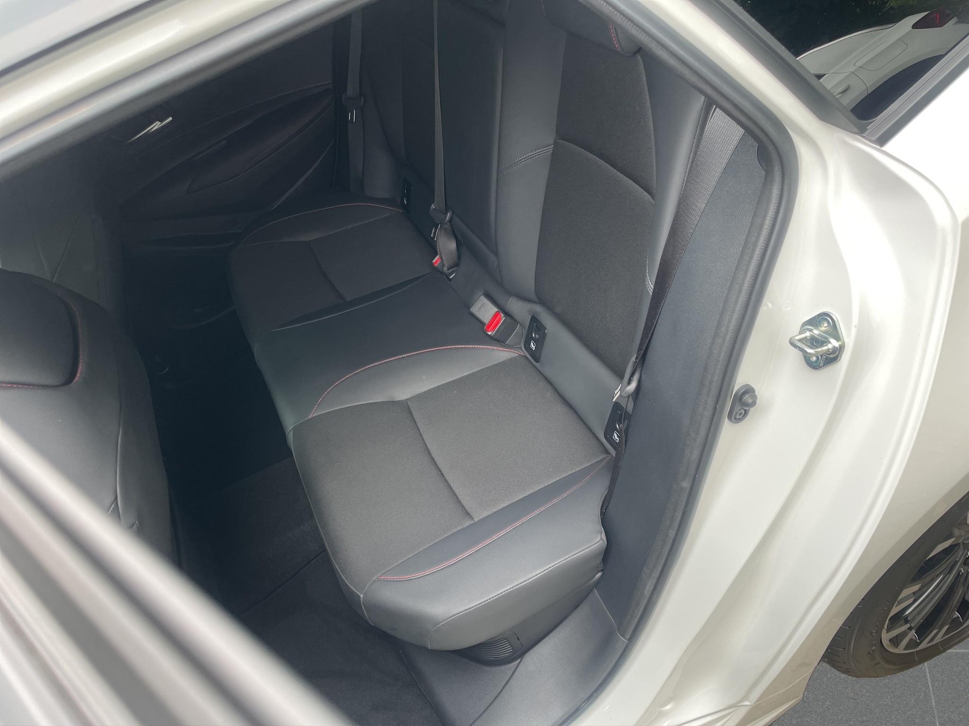 TOYOTA Corolla Touring Sports 2.0 HSD GR Sport - 15