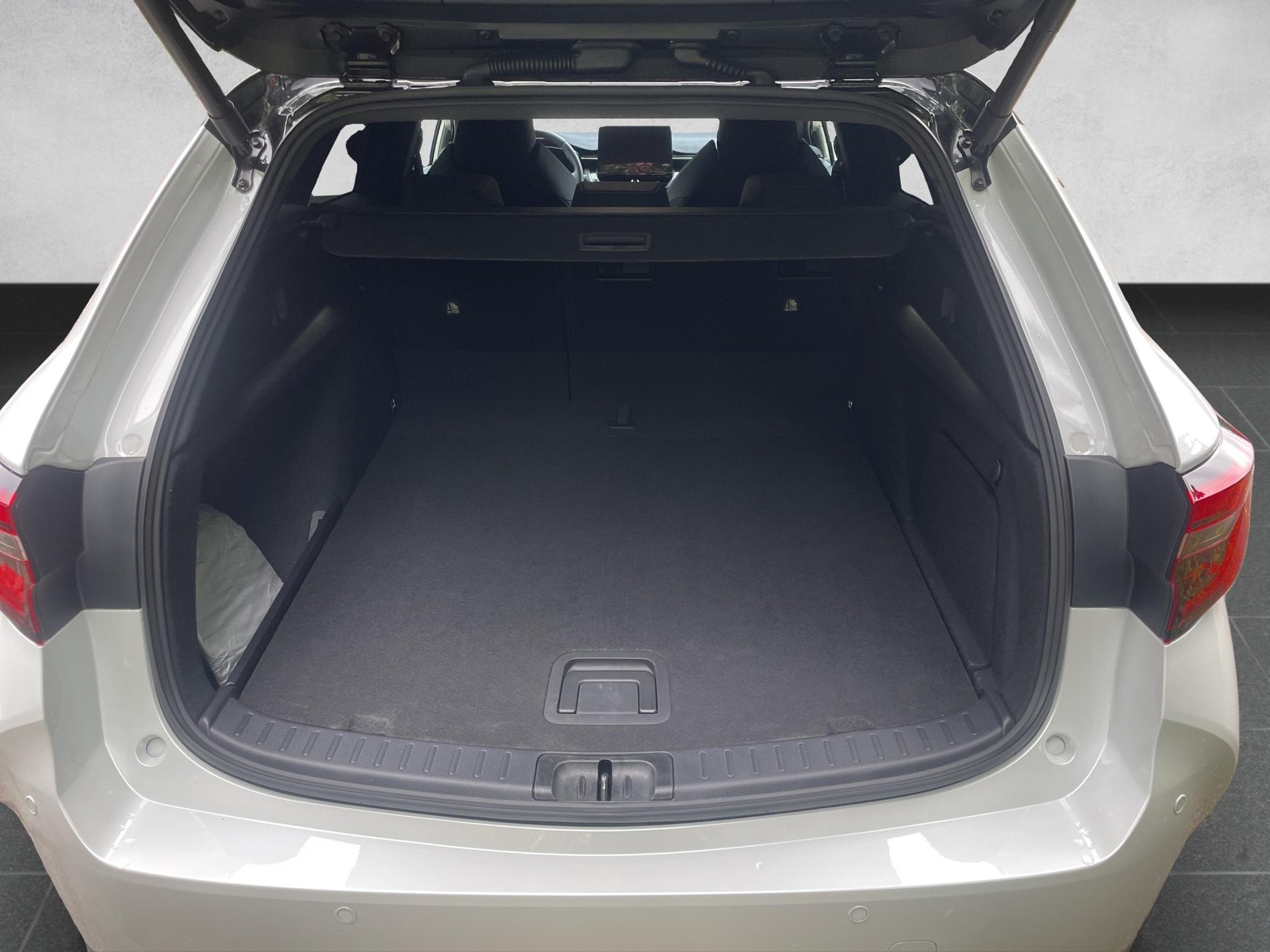TOYOTA Corolla Touring Sports 2.0 HSD GR Sport - 16