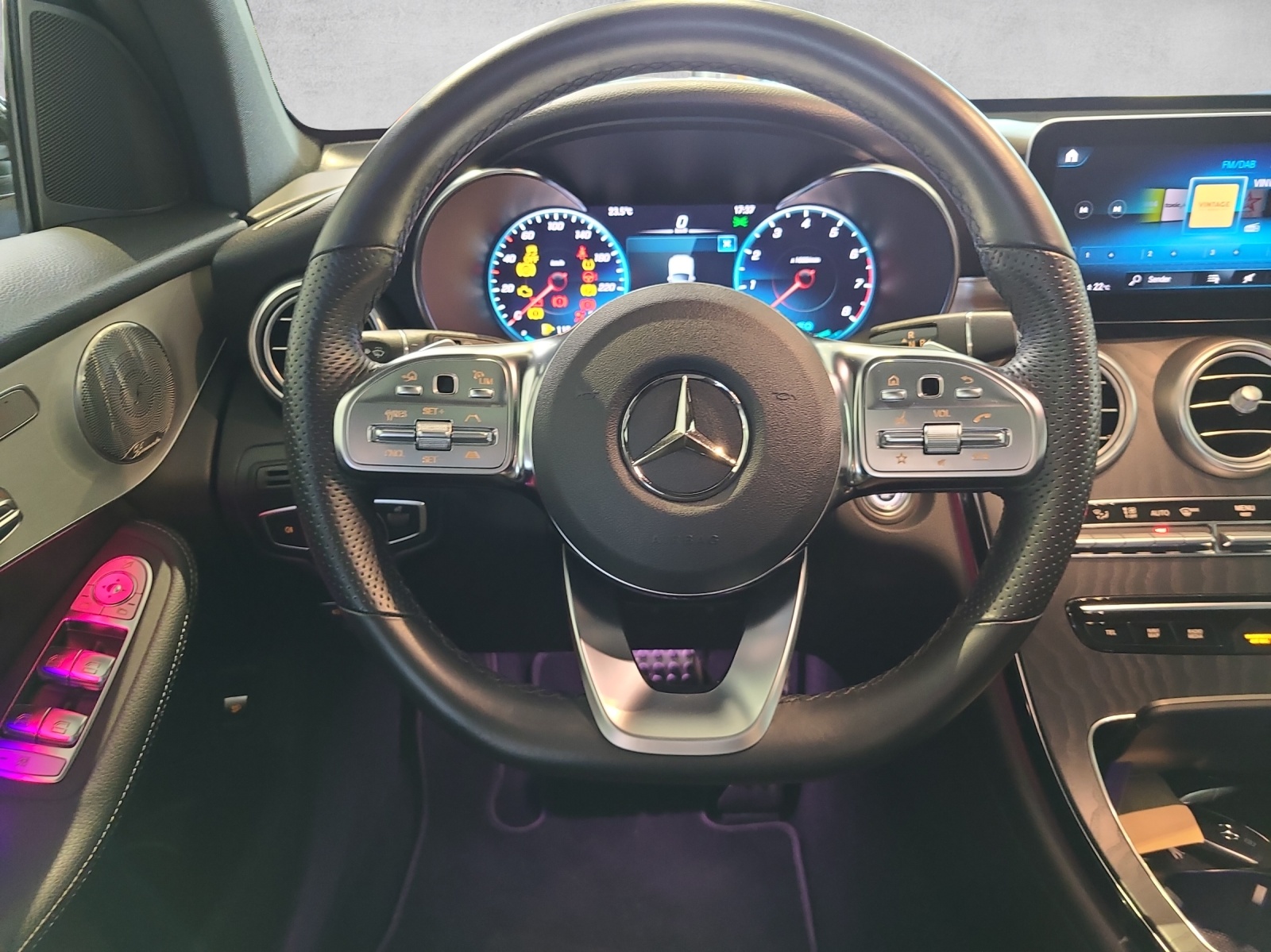 MERCEDES-BENZ GLC 300 AMG Line 4Matic 9G-Tronic - 13