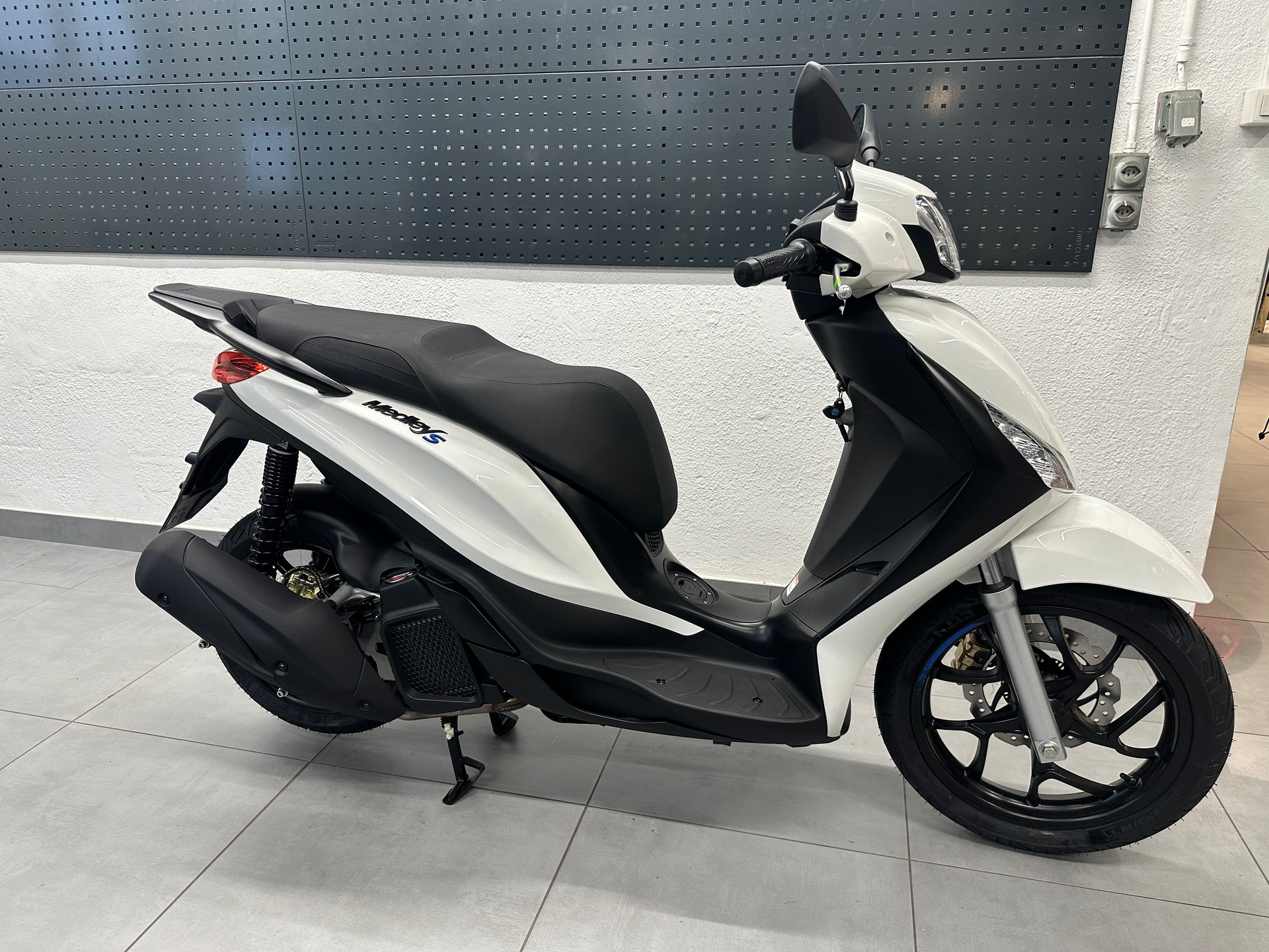PIAGGIO Medley 125 Sport | Vorführfahrzeug | ABS | 125cc | Garantie - 12