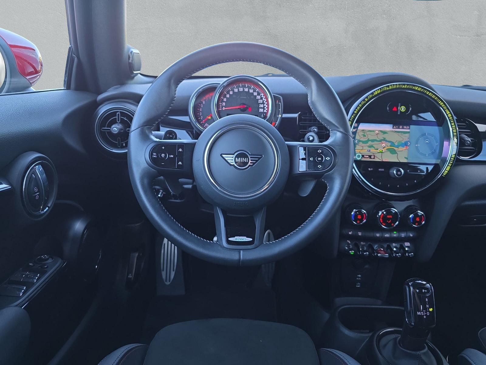 MINI John Cooper Works Cabrio F57 2.0i (CH) - 21