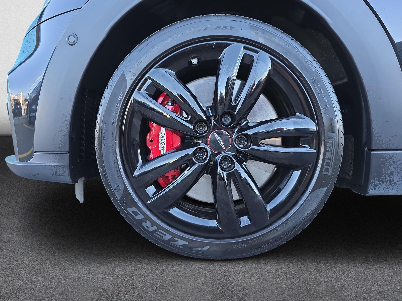 MINI John Cooper Works Cabrio F57 2.0i (CH) - 10