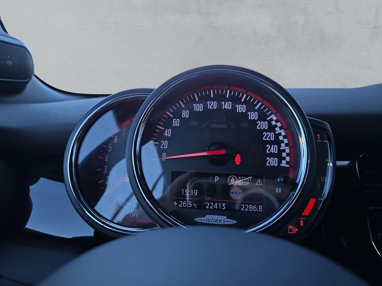 MINI John Cooper Works Cabrio F57 2.0i (CH) - 24